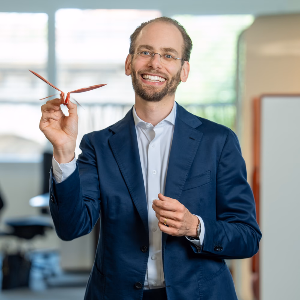 Dr. Dominik Elser