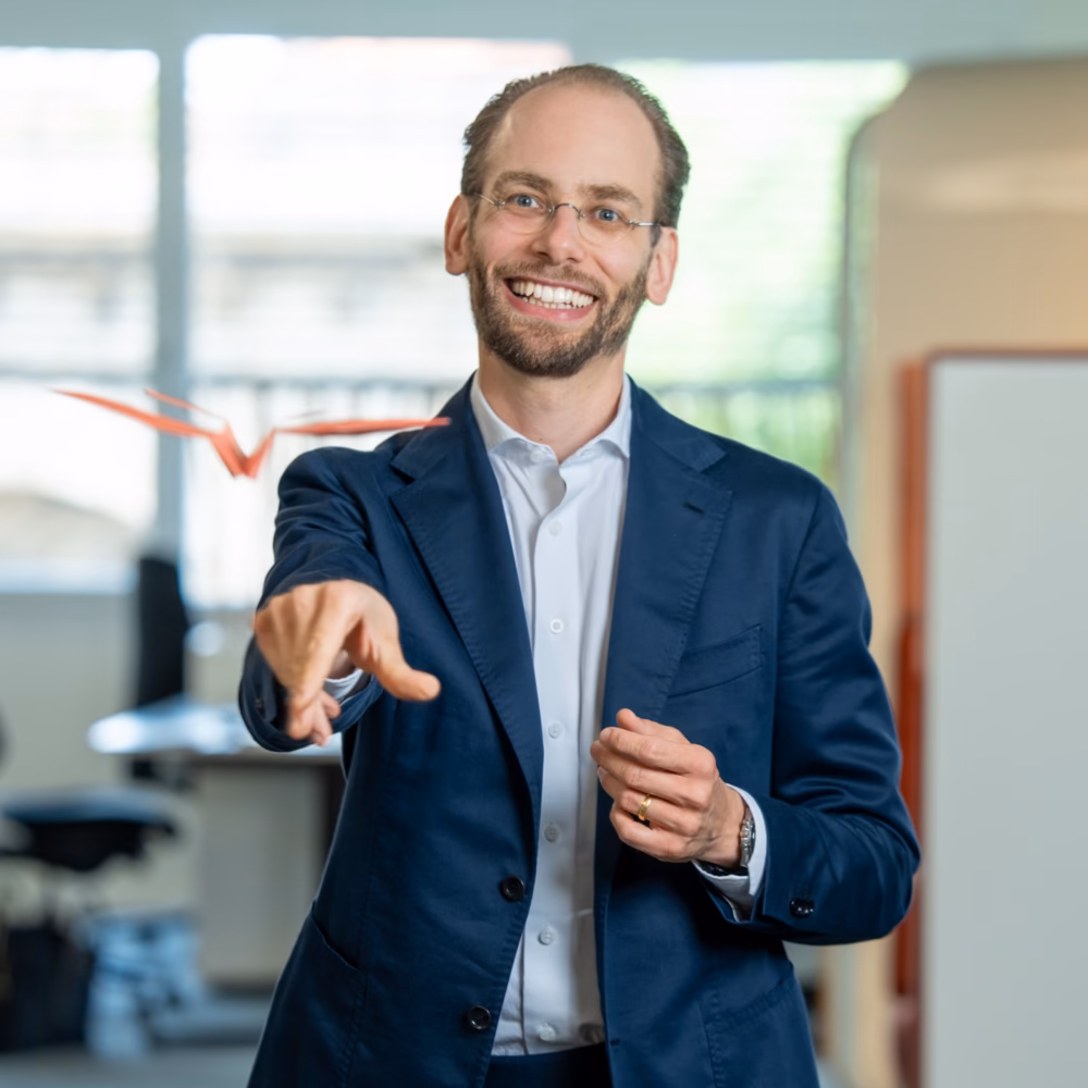 Dr. Dominik Elser