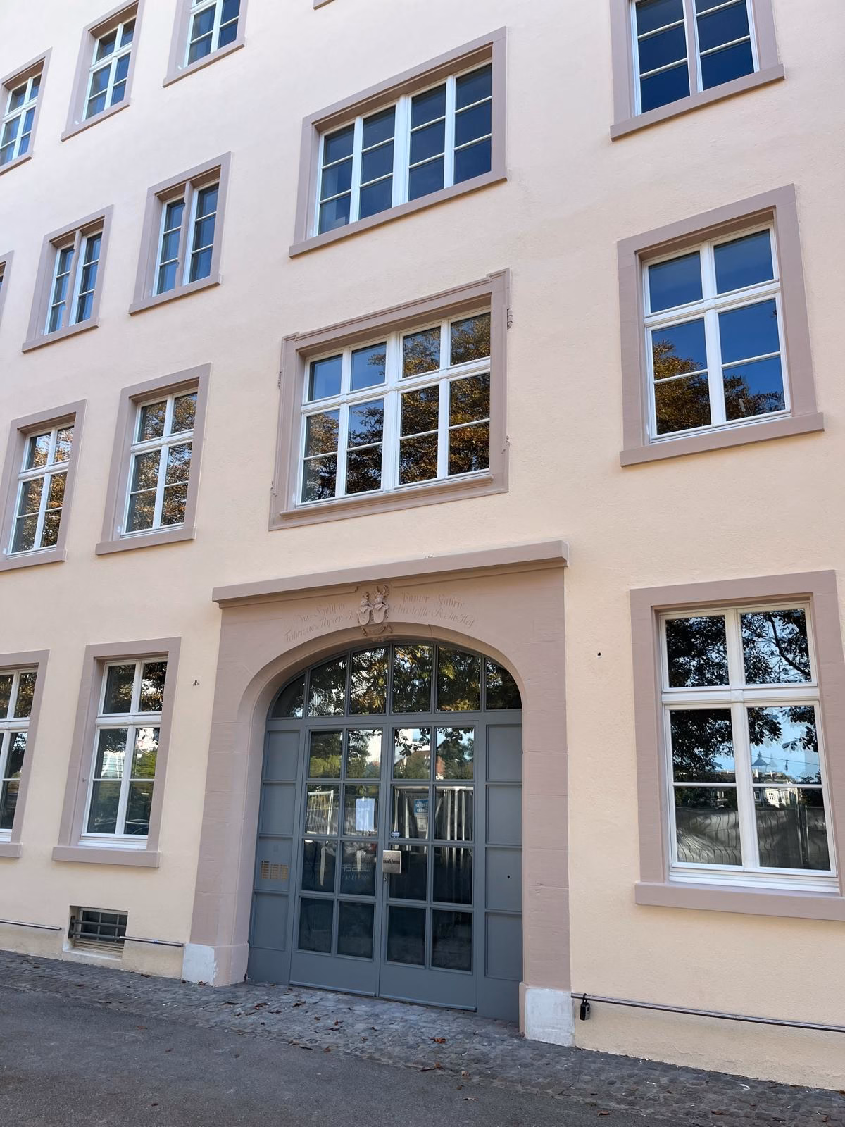 Hauseingang eines Standorts von BERTAKOMM