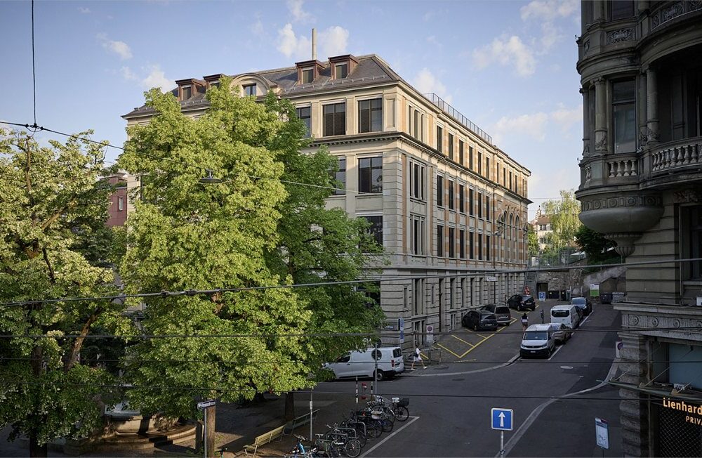 Schulhaus der Freien Schule Zürich an der Waldmannstrasse 9 beim Bellevue: Standort von Primarschule und Sekundarstufe.
